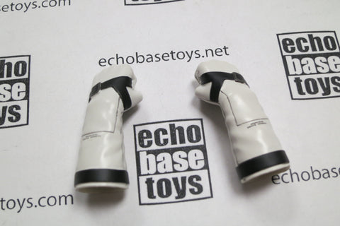 HOT TOYS 1/6th Loose Gloved Hand Set (Pair, Fists, The Boss) #HTL9-Z004