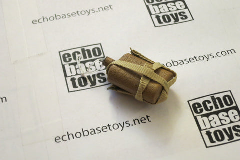 Blue Box Loose 1/6th Scale WWII British Water Bottle (Carrier,Khaki) #BBL2-P701