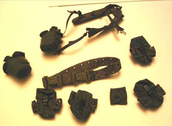 Toy Soldier Loose 1/6th LC2 Webgear w/belt extender & 4x Ammo, 2x Canteen, 1x 1st Aid Pourch Modern Era #TSL4-Y500