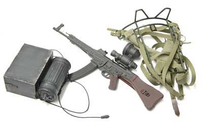 Dragon Models Loose 1/6th Scale WWII German MP44 Vampir w/working bolt, leather sling, metal slider. Battery Case & Carrying Frame #DRL1-W305