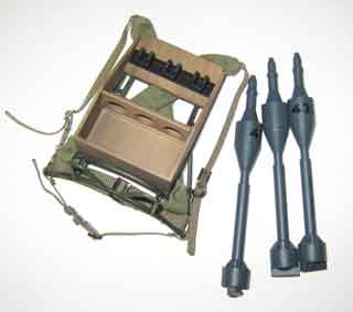 Dragon Models Loose 1/6th Scale WWII German Back Pack For RPzB 54 Rocket w/3x RPzBgr 4322 Rockets #DRL1-X454