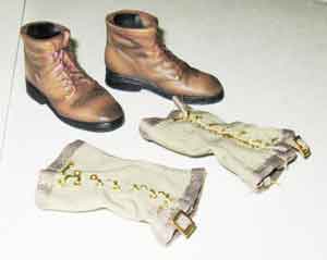 Dragon Models Loose 1/6th Scale WWII US Service Shoes brown gold eyelets w/USMC M1938 cloth leggings (Light Khaki)  #DRL3-F108
