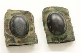 Dragon Models Loose 1/6th Scale Modern Military Knee Pads (Woodland) #DRL4-A151
