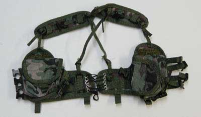 Dragon Models Loose 1/6th Scale Modern Military SOE Style Vest w/SAW Pouches (Woodland) #DRL4-Y703