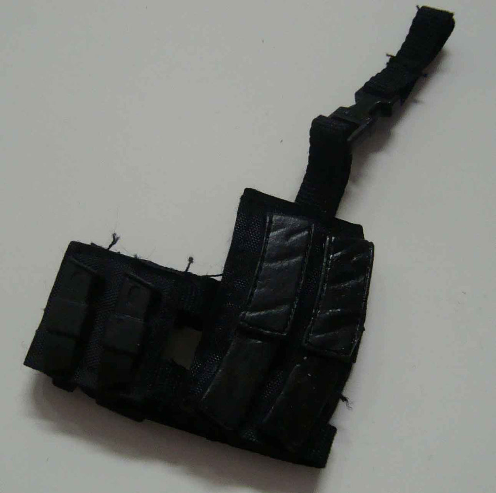 Dragon Models Loose 1/6th Scale Modern Law Enforcement MP5 Dbl Magazine Dropdown w/pistol mag pouch MOLDED #DRL7-P400