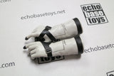 HOT TOYS 1/6th Loose Gloved Hand Set (Pair, Pistol Grip, The Boss) #HTL9-Z001